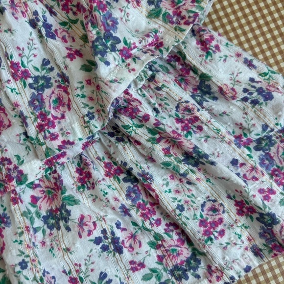 Floral ruffles skirt with built in shorts. Girl size 7 - Picture 8 of 12